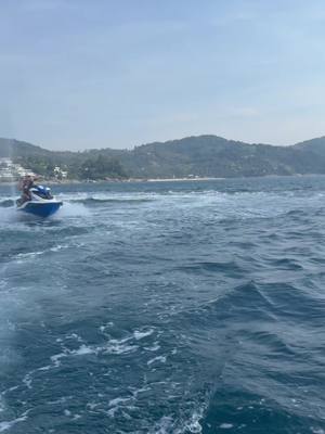 A post by @maxeggerstedt on TikTok caption: Winter überspringen in Thailand…🇹🇭☀️ #fyp #jetski #CapCut #thailand #phuket 