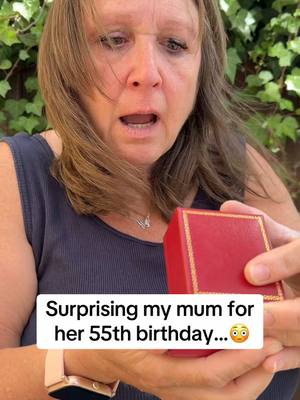 A post by @charliedavisss on TikTok caption: I surprised mum 😳