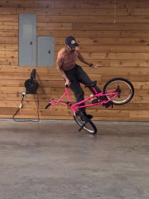 A post by @terryadamsbmx5 on TikTok caption: Wait for it ! #bmx #BMXLife #newtrick 