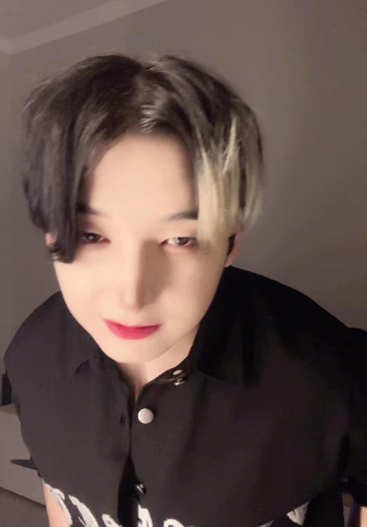 A post by @rendi_popping on TikTok caption: follow to my 2nd account @rendi popa ✨ 