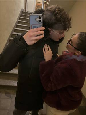 A post by @lagloryy on TikTok caption: Luca ma cosa fai!1!1!1!@gloriaeluca #perte #ironia #couplegoals #trendy 