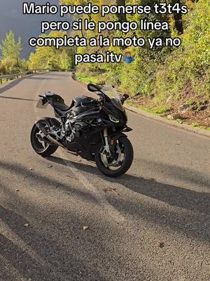 A post by @rio_s1k on TikTok caption: 🤷🏽‍♂️ @albertggs  _ _ #bmws1000rr #parati 