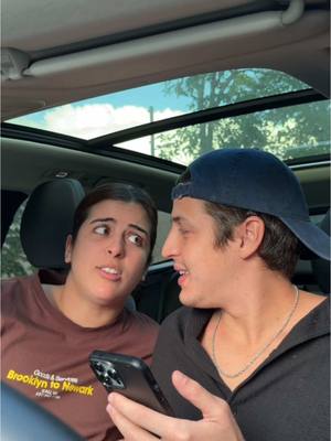 A post by @vacalocard on TikTok caption: Y aún así no nos escuchan 🙄 #foryourpage #foryou #viral #meme #comedy #humor #pati #fyp @Chrisrvideos 