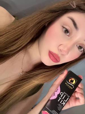 A post by @nataly..salazar on TikTok caption: Amo este glitter lip kit I’m obsessed definitely using this  on February 14 #glitterlipkit #obsessed #babypink #pink #glitter #shinylips #fyp #paratii 