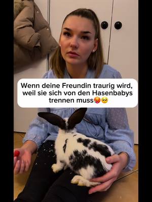 A post by @manja_faiez on TikTok caption: Wie würdet ihr reagieren?🤣🥵#fyp #foryouupage ##typischfrau #typischmann #nomobbing #justtfgorfun#couplecomedy #funnyvideos#fypシ #fypage #fürdich #goviral #viralvideo #viraltiktok#nehmtesmithumor