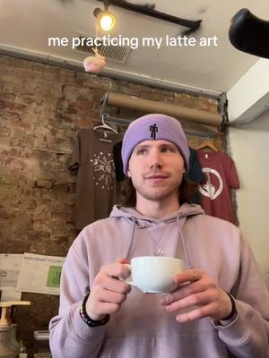 A post by @uhnatee on TikTok caption: i’m trying🙂 #barista#baristalife#baristaproblems#coffeetiktok#coffeetok#coffeeshop#baristatok#baristas#espresso#espressomachine#espressoshots#localbusiness#latteart#latte