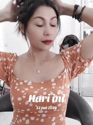 A post by @meylanmeynyang on TikTok caption: #padahariini 🥴🥴🥴