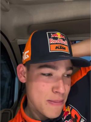 A post by @edgarcanet373 on TikTok caption: ETAPA 6 ✅ 12 horas sobre la moto @Dakar Rally 