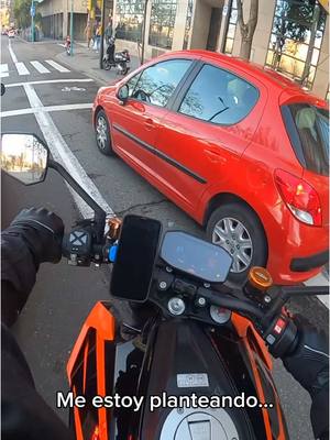 A post by @daanilv on TikTok caption: Qué harías tú?😮‍💨#fyp #parati #daanizmt #Viral #paratii #bikelife #fypツ 