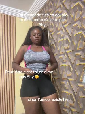 A post by @caramelaumiel2 on TikTok caption: #vu #partage #lamou 