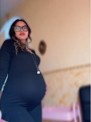 A post by @noemifallica on TikTok caption: Ti amo cuore di mamma, manca sempre meno al nostro incontro🩷🔐 #figliafemmina #31weekspregnant 