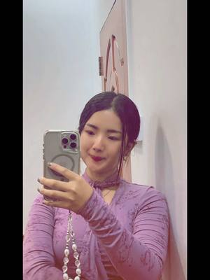 A post by @angelasengjaawng7 on TikTok caption: သီချင်းသဘောကျလို့💜#မြင်ပါများပီးချစ်ကျွမ်းဝင်အောင်လို့🤒🖤 #trending #tiktok #fyp #duet #episode #foryou #fypရောက်စေ #foryoupage #angelasengjaawng 