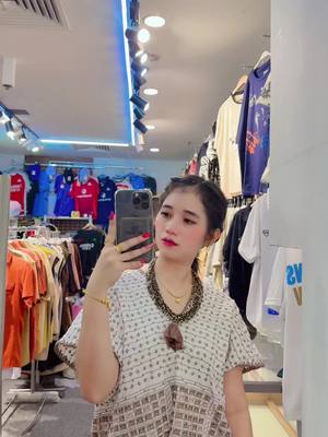 A post by @ on TikTok caption: ဟီဟီး😄🫢#happy #tiktokforyou #tiktikmyanmar🇲🇲 