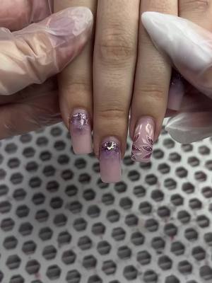 A post by @fellerito_nail on TikTok caption: #дизайнногтей #nailart 