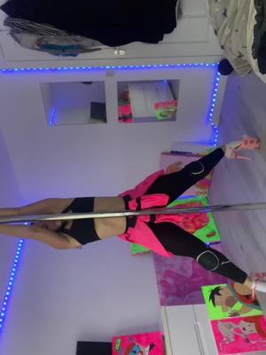 A post by @theofficialsg on TikTok caption: #polevault #homeworkout #fyp 