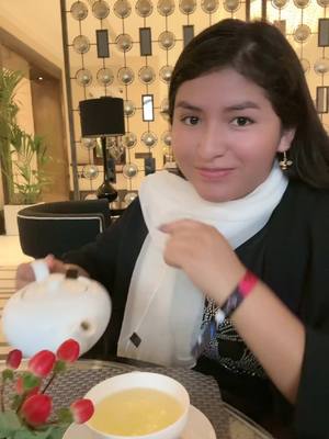 A post by @layme1.h on TikTok caption: Mi primer almuerzo en Londres 🐝🫶🥰Layme#