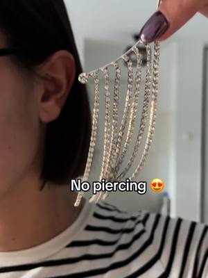 A post by @monastro_ on TikTok caption: No piercing 😍#nopiercings #noproblem #percing #piercing #fauxpiercing #fakepiercings #bijoux #cadeau #lobepiercing #bouclesdoreilles #percingoreille #pourtoi 