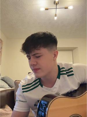 A post by @odhrandiamondmusic on TikTok caption: Use Somebody @Kings of Leon #fyp #irish #usesomebody #kingsofleon 