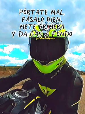 A post by @unamoteracualquiera on TikTok caption: Sobre todo da gas a fondoooooo!!! #filosofiamotera #biker #unamoteracualquiera #bikergirls #cosasdebikers #comomegustanlasmotos #bikerfam 