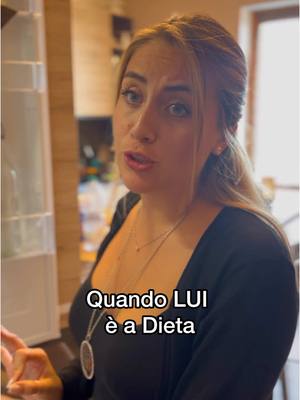 A post by @theboniquez on TikTok caption: Se sei a Dieta…condividilo❤️‍🩹🥲  IG: The Boniquez #theboniquez #risate #vitadicoppia #dietasana