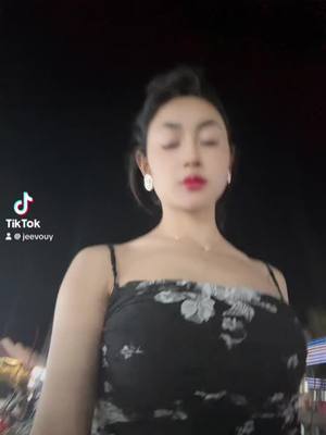 A post by @jeevouy on TikTok caption: អាក្បាល😹😹😹😹ខូច