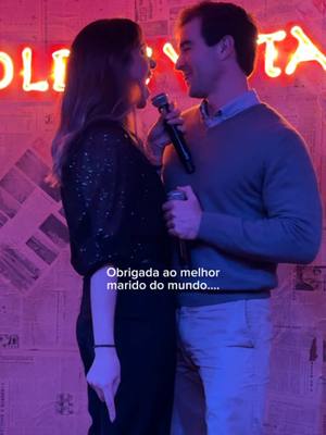 A post by @rebecamcaldeira on TikTok caption: Isto aconteceu 🩷 #marido #maridoemulher #amor #karaoke #anos #aniversario #festaanos #festadeaniversario #cantar #musica #comedia #piada #piadas #humor 