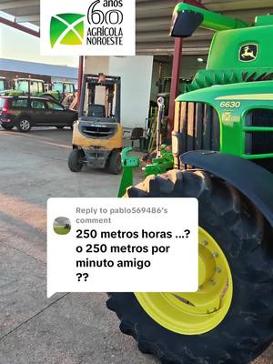 A post by @agricolanoroeste on TikTok caption: Replying to @pablo569486 #mecanica #tractoresdeocasion #tractoresreestreno #johndeere #agricolanoroeste 