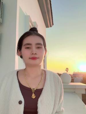 A post by @yaya_888999 on TikTok caption: អូនដឹង🥰