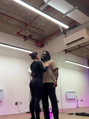 A post by @stewartsabrina_ on TikTok caption: Kizomba ❤️ #baile #dancecouple #fyp #paravoce #danca #kizomba #urbankiz 