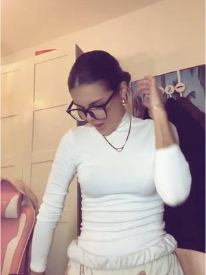 A post by @lagloryy on TikTok caption: No te voy a negar🤪IG:griffa_gloria #perte #trendy #notevoyanegarchallenge #notevoyanegar #🇪🇸 