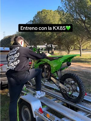 A post by @erickmotard on TikTok caption: Alguien de la zona para entrenar??🤔🤔 #cross #motocross #enduro #motos #kx85 