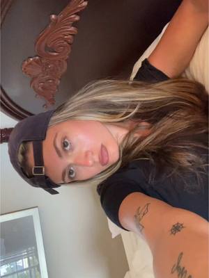 A post by @giannnaalee on TikTok caption: Got some sun 