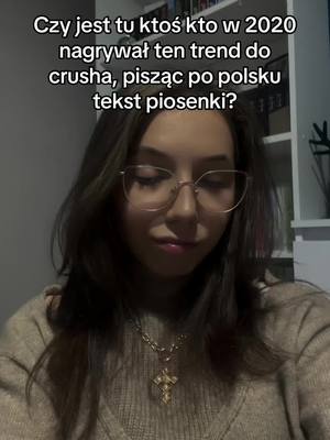 A post by @kr.werka16 on TikTok caption: Czy tylko mi się wydaje, że 2020 to jedyny rok w którym tyle się wydarzyło? Ja na 2 tygodnie przed końcem roku przeprowadziłam się do uk. Nawet na koniec coś się odwaliło. #2020 #crush #friendstolovers #fyp #dlaciebie #dc #past 