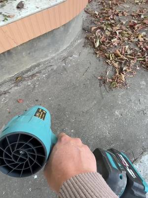 A post by @store.sell.smiles on TikTok caption: Super freak 😱 Tiny but powerful wind handheld brushless motor, a must-have for your back garden. #leafblower #carbon blowpipe #turbodry #cardry #drycar #card detail #carddetail #blower #leafblower #jetdry #miniblower #fypシ゚viral 