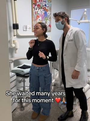 A post by @dr_rubinshtein on TikTok caption: To make a difference in someone’s life is the greatest gift. I just want to make you smile. Who is next ?? ❤️