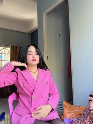 A post by @88888nan on TikTok caption: #បើយើងក្រមែន 😄