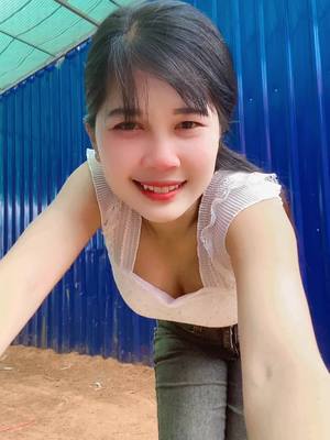 A post by @sreynaiy1 on TikTok caption: #អ្នកត្បូងឃ្មុំ🥀 