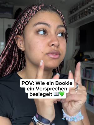 A post by @thalia_buchhandlungen on TikTok caption: Wenn ihr auf ein Buch oder eine besondere Ausgabe schwören müsstet und es wirklich ernst meint, welches wäre es? 📚 #BookloverStruggles #versprochen #lesen #thalia