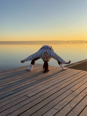 A post by @camille_la_danseuse on TikTok caption: ☀️🌅