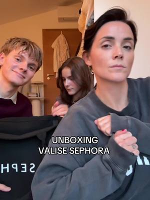 A post by @mademoisellesoph on TikTok caption: Most wanted valise 🫣 #unboxing #sephora #valisesephora  *produits offerts 