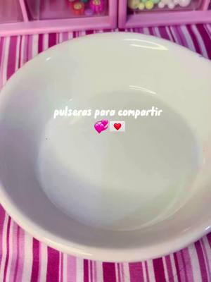 A post by @kukishoop_ on TikTok caption: pulseras bonitas para compartir 🥰💓 #accessorios #pulseras #bisuteria #fyp 