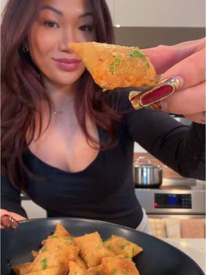 A post by @cassyeungmoney on TikTok caption: Easy Garlic Parm Totino’s Pizza Rolls for game day with @Walmart ! #WalmartPartner #WalmartGameDay