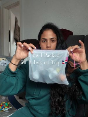 A post by @pocasmile_x3 on TikTok caption: I mean you have to put whatever you have to use in some way 😂 lol these bags worked so good (btw don’t mind me I look crazy 😂)#CapCut #fyp #traveltips #travelwithkids #6monthsold #travelingwithbabies #firsttrip #fyp #dominicanrepublic #dominicantiktok #traveltok 