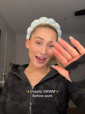 A post by @madilinkkkkk on TikTok caption: Yeah and I got yelled at three times too from customers🙃                                                                        #fyp #foryoupage #fypシ゚viral #fypシ #famosos #grwm #grwmroutine #grwmmakeup #getreadywithme #work #server 