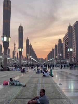 A post by @asta_uchiha1 on TikTok caption: Madina#Madina #quranrecitation #calm #islamic_video #masjidnabawi #beutiful 