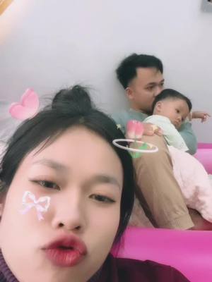 A post by @jessika050402 on TikTok caption: Love u ❤️#baby #humour 