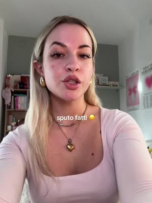 A post by @indiabiba on TikTok caption: arrivo sempre in ritardo ma arrivo 🫡 @vale🩷 