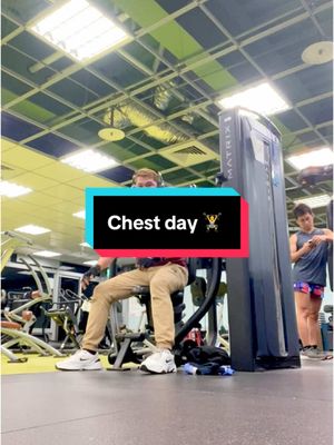 A post by @jo_ahaeyo on TikTok caption: After work go to gym #chestdayworkoutsdone✅ #gymmotivation🏋️‍♀️ #nopainnogain💪🏽 #mydailyroutineafterwork 