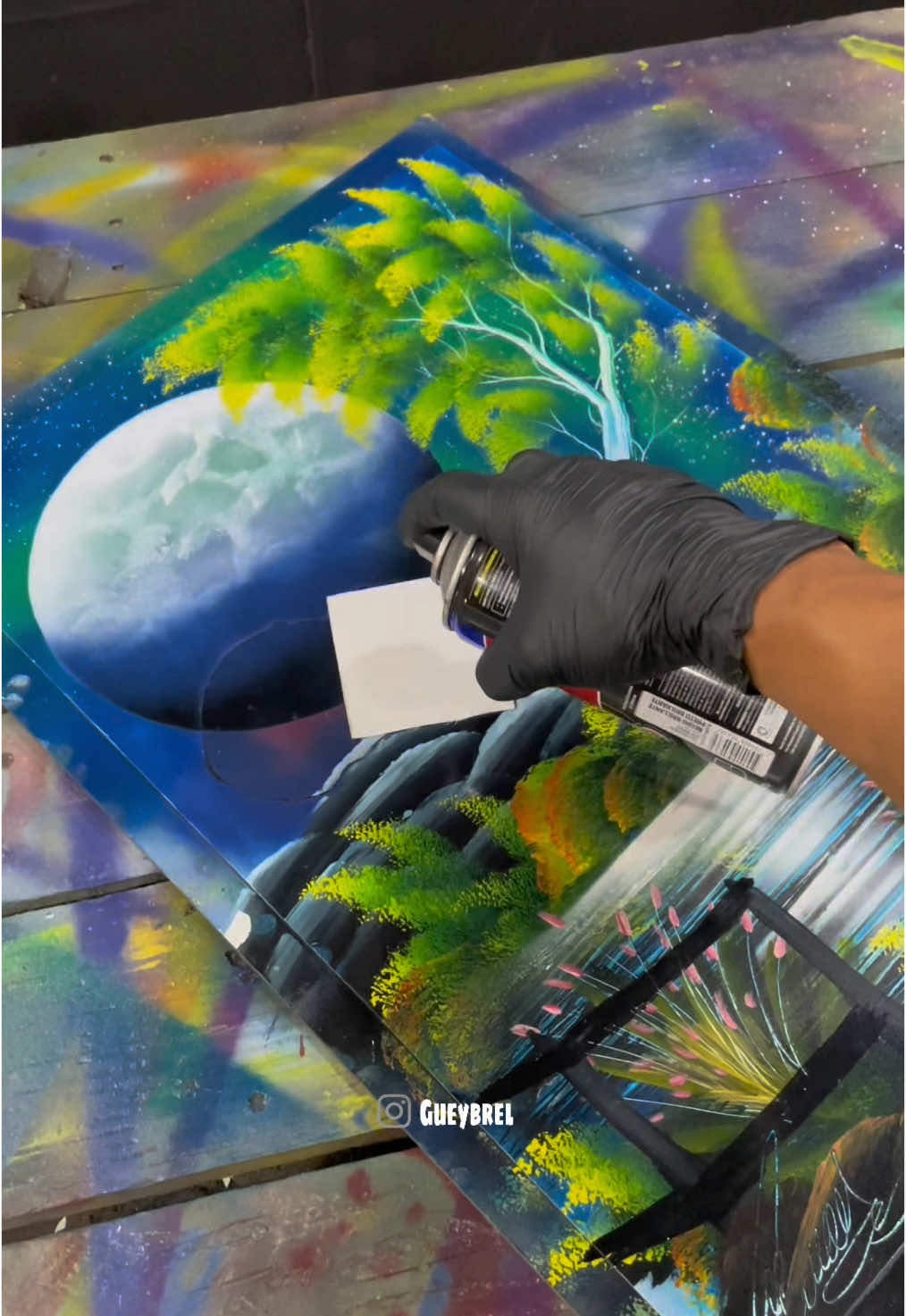 A post by @gueybrel on TikTok caption: ✅PARTE 3 en mi perfil!!😜✌️  No te pierdas mis próximos videos!👀🔥 SÍGUEME…  Fotos en mi IG : Gueybrel  #spraypaint #gueybrel #graffiti #arte #arteurbano #drawing #dibujo #acrylicpainting #acrylic #artista #argentina #2025 