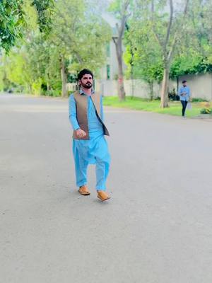 A post by @gilamanwazir11 on TikTok caption: #gilamanpashteen #viralvideo #foryou #viraltiktok #@tajnaeempashteen 